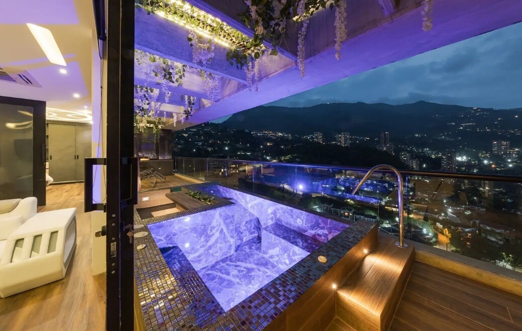 Medellín Executive Jacuzzi Condo